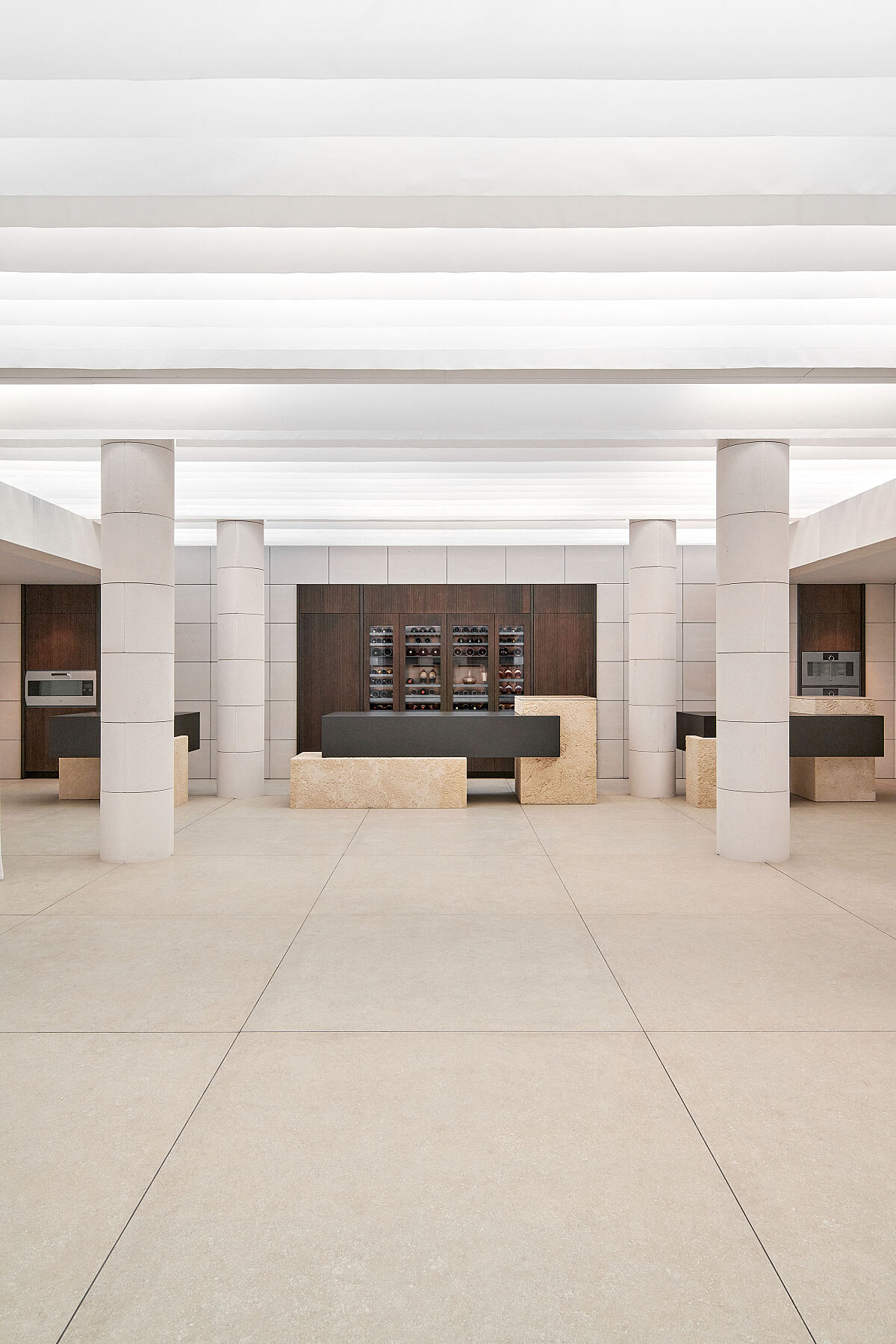 Gaggenau präsentiert neue Weinklimaschränke mit einzigartigem Temperiersystem