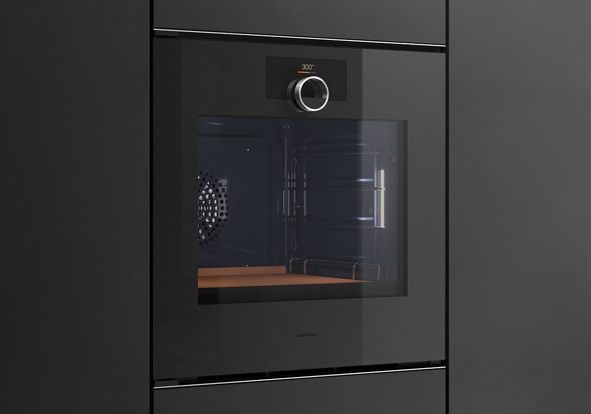 Die Gaggenau Serie Minimalistic wird durch zwei lineare Lüftungsprofile sowie einen zentralen Bedienring definiert
